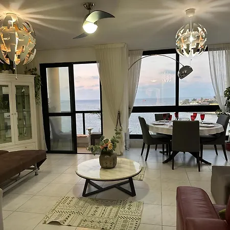 Seafront Spacious Family With Balcony * Sliema
