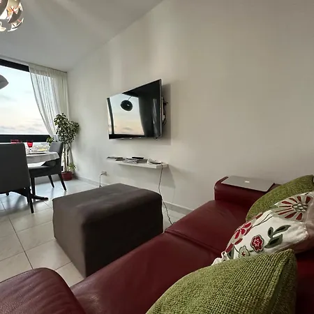 Seafront Spacious Family With Balcony Apartmán
