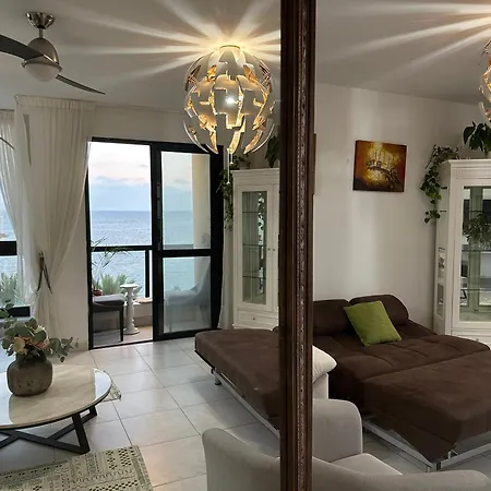 Seafront Spacious Family With Balcony