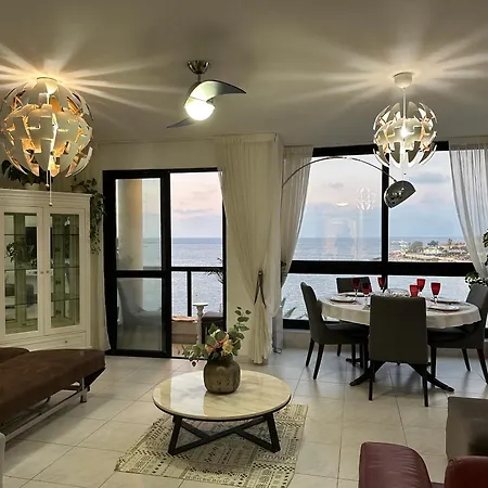 Seafront Spacious Family With Balcony