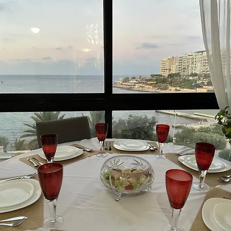 Apartamento Seafront Spacious Family With Balcony