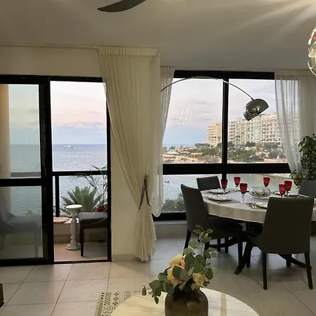 Appartamento Seafront Spacious Family With Balcony Sliema