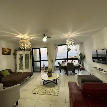 Seafront Spacious Family With Balcony * Sliema