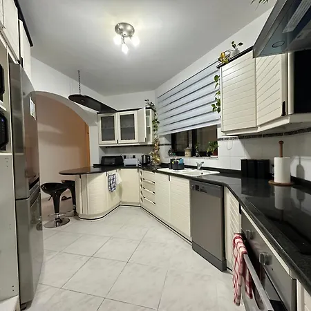 Seafront Spacious Family With Balcony Apartamento