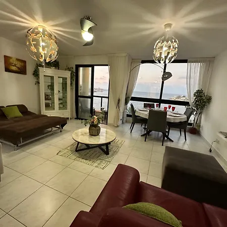 Appartamento Seafront Spacious Family With Balcony