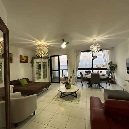 Seafront Spacious Family With Balcony Apartamento *