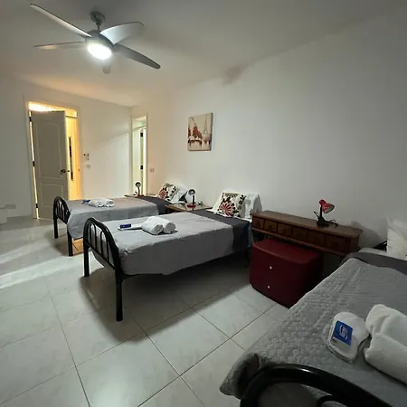 Apartamento Seafront Spacious Family With Balcony