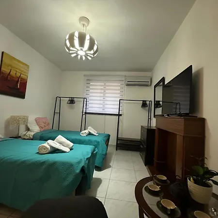 Apartamento Seafront Spacious Family With Balcony